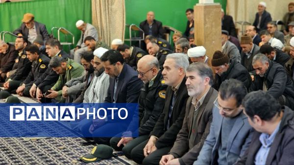  نماز عبادی، سیاسی جمعه با رنگ و بوی دهه فجر در فاروج