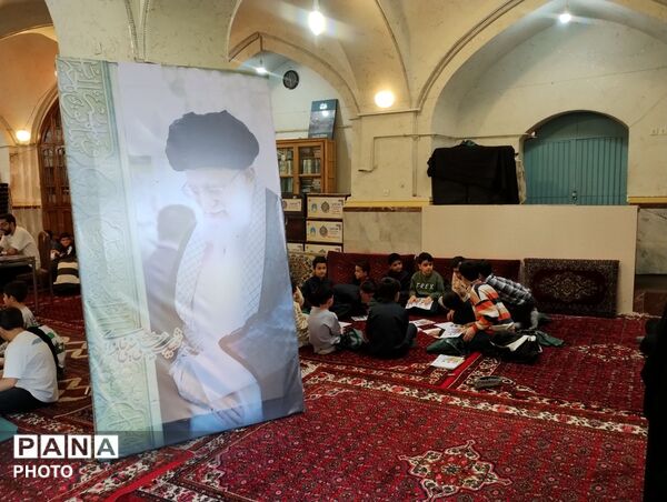  دانش‌آموزان همدانی یاد شهدای میناب را گرامی داشتند