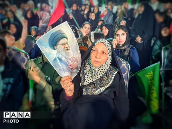 نهمین کنگره شهدا با گرامیداشت ۱۱۰۰ شهید فرهنگی و دانش‌آموزی منطقه ۱۶ تهران