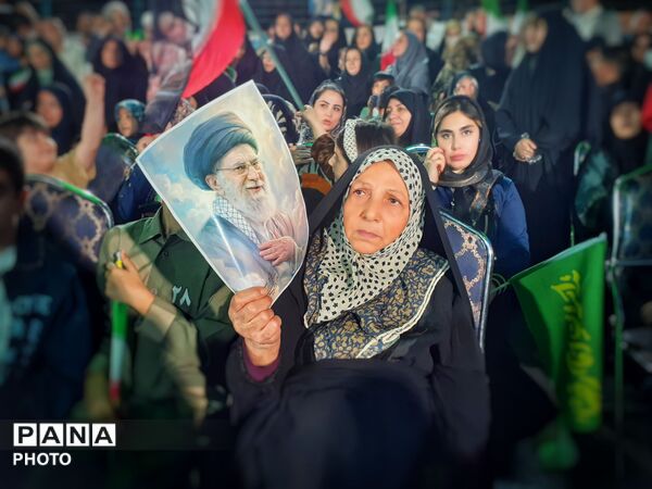 نهمین کنگره شهدا با گرامیداشت ۱۱۰۰ شهید فرهنگی و دانش‌آموزی منطقه ۱۶ تهران