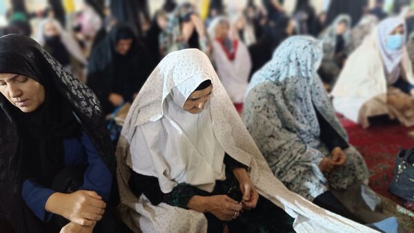 حضور پرشور دانش‌آموزان و فرهنگیان در نماز جمعه یاسوج
