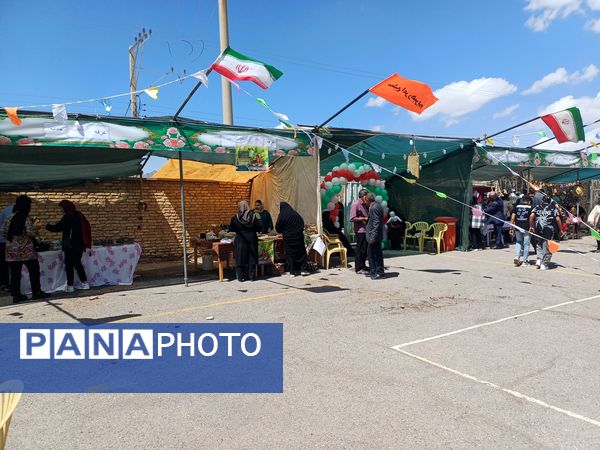 جشنواره و نمایشگاه بومی و محلی بهار در بهار روستای جندابه