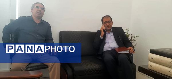 نشست مدیر آموزش و پرورش ناحیه یک بندرعباس با بخشدار و دهیاران بخش شمیل