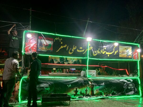خیمهٔ دل‌ها بوی محرم می‌دهد