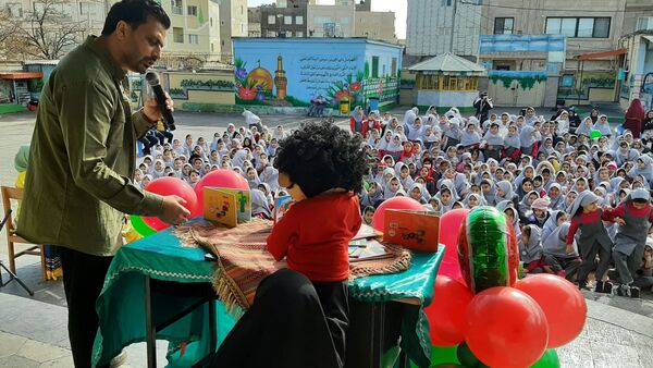 اجرای برنامه فرهنگی و عروسکی پیک دانایی در دبستان نیایش