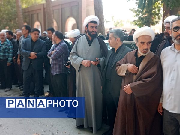 تشییع پیکر پرافتخار شهید علی اکبر صانعی جانباز ۷۰ درصد جنگ تحمیلی