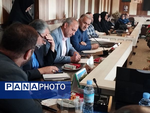 جلسه شورای آموزش و پرورش در عباس آباد