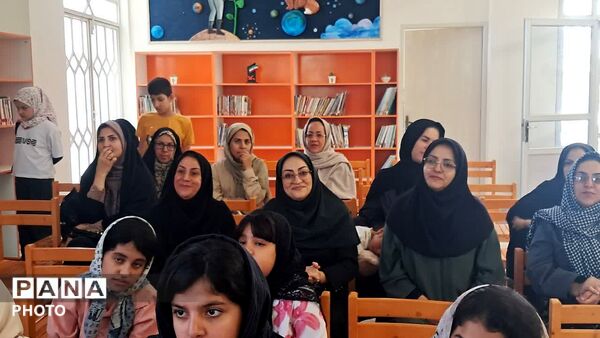 "یک قاب لبخند" به مناسبت روز خانواده
