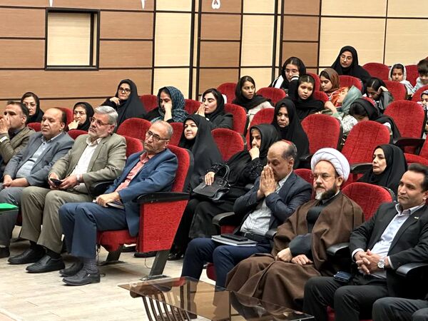  رونمایی از چهار کتاب در شب شعر خلیل‌آباد