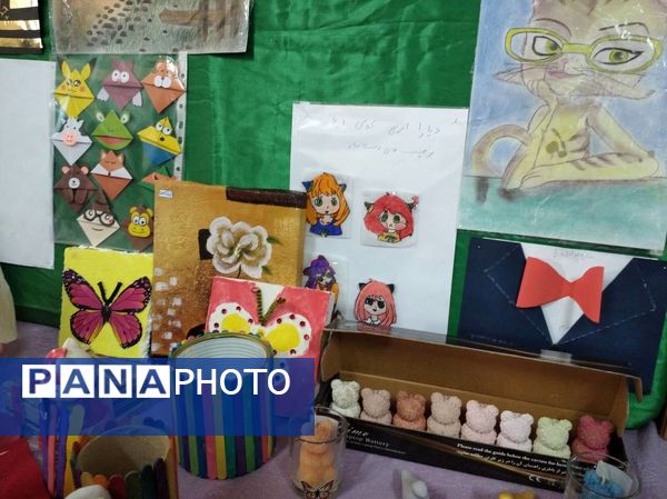 نمایشگاه هنرهای دستی دانش‌آموزان دبستان آزادی در هفته ماها