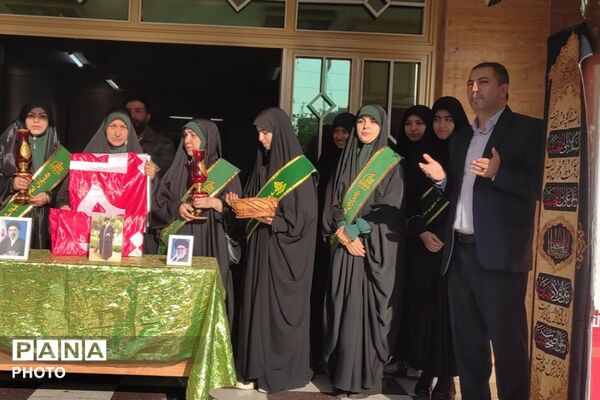 دبیرستان شهید عیسی‌وند میزبان پرچم متبرک حرم امام حسین (ع) 