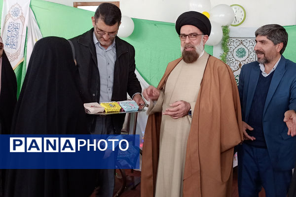  جشن نیمه شعبان در دبیرستان شاهد ام‌ابیها آباده