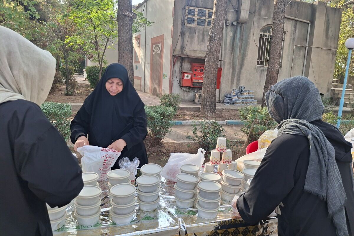 میزبانی کانون فرهنگی تربیتی امام خمینی (ره) از سالمندان در هفته سالمند