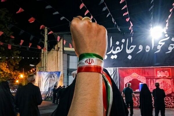سوگواری مردم در اجتماع شبانه میدان سپاه به روایت تصویر