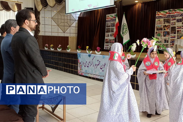 مراسم تجلیل وتقدیر از دانش‌آموز خبرنگاران پانا آباده توسط رئیس سازمان دانش‌آموزی استان فارس