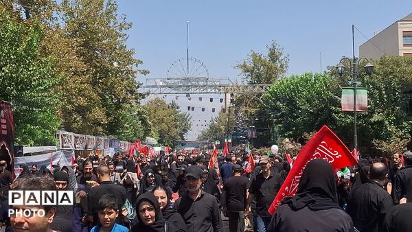 راهپیمایی جاماندگان اربعین در تهران 