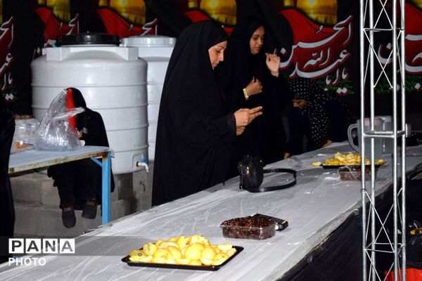 جلوه‌های خدمت‌رسانی فرهنگیان حاجی‌آباد در آیین وداع با «رهبر شهید»