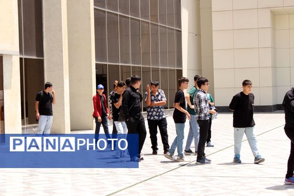 بازدید دانش‌آموزان زنجانی از سازمان هوا فضای سپاه 