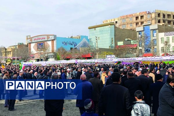 22بهمن در اسلامشهر؛ خیابان‌ها در آغوش انقلاب