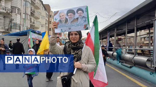 راهپیمایی ۲۲ بهمن با حضور پرشور مردم انقلابی در تهران