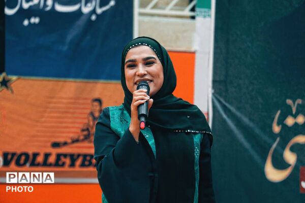 جشنواره والیبال خردسالان و نوجوانان تبریز با یاد «شهید راه خدمت»