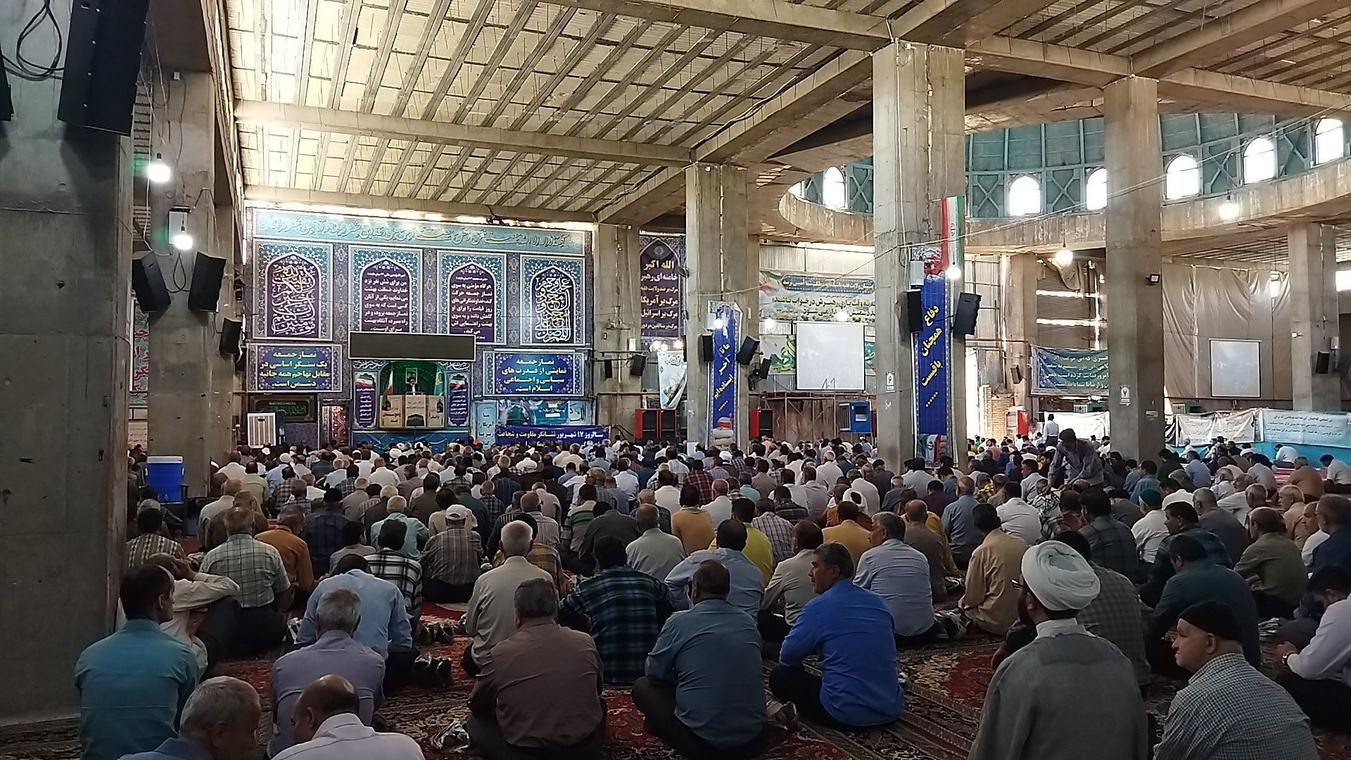 نماز جمعه در آغاز هفته وحدت 