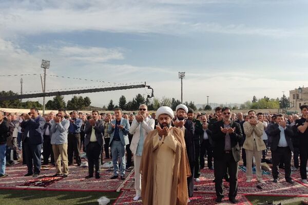 برگزاری باشکوه نماز عیدفطر در باقرشهر 