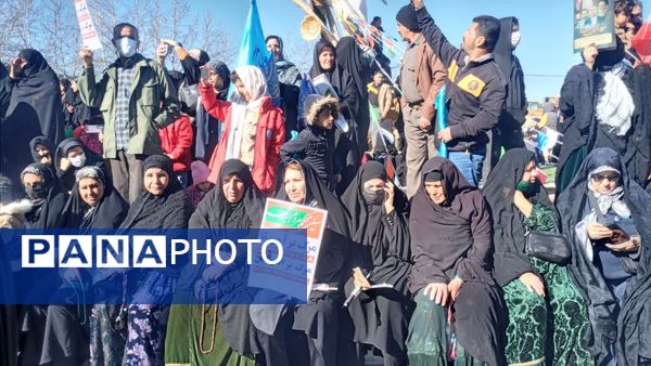 حضور پرشور مردم یاسوج در راهپیمایی ۲۲ بهمن