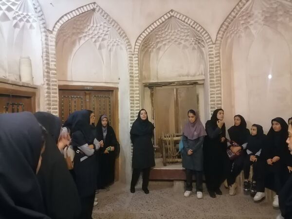 اردوی یزدگردی دانش‌آموزان پایه نهم دبیرستان فاطمه‌الزهرا (س)
