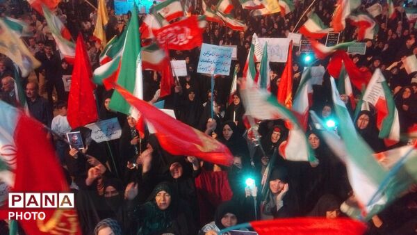 نجوای وفاداری در نورآباد؛ شب نود و سوم تجلی عشق به رهبری