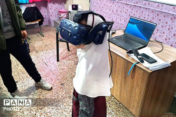 اجرای طرح واقعیت مجازی VR درس فارسی در دبستان ستایش