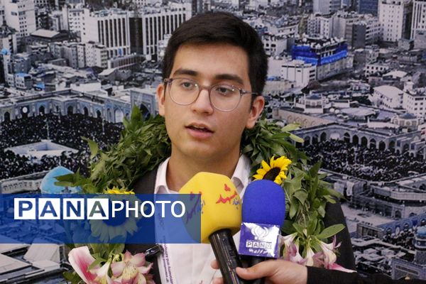 استقبال پرشور از دانش‌آموز مشهدی قهرمان المپیاد جهانی نجوم و اخترفیزیک