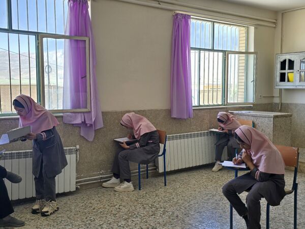 ششمی‌های دبستان کوثر حیدری در تکاپو امتحانات