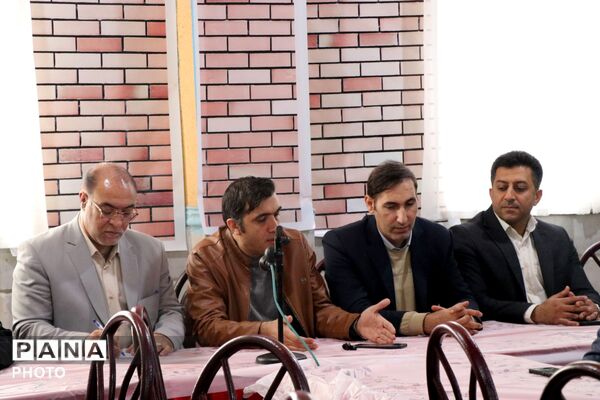 همایش مدیران کانون‌های فرهنگی‌تربیتی و اردوگاه‌های لرستان به میزبانی شهرستان دورود 