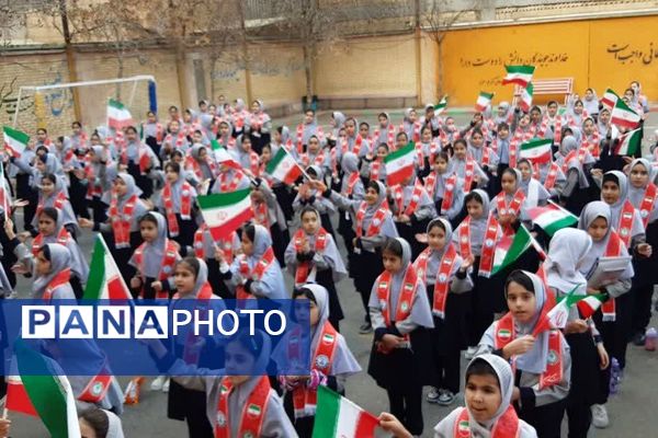 جشن پیروری انقلاب اسلامی در دبستان شهید آقچه‌لو رباط‌کریم