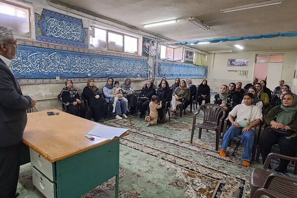 جلسه توجیهی هدایت تحصیلی با حضور مشاورین تحصیلی در دبیرستان فرزانگان شهرستان قدس