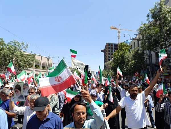راهپیمایی جمعه خشم و نصر با حضور پرشور مشهد مقدس برگزار شد