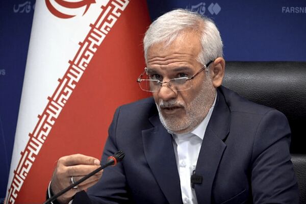 جزئیات انتقال ۳ زن و ۱۴ مرد ایرانی از زندان‌های امارات به کشور