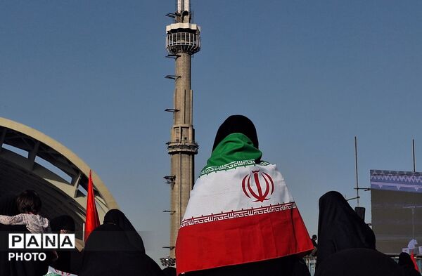 از سجاده های نور تا اوج بدرقه؛وداعی که آسمان را به ماتم نشاند