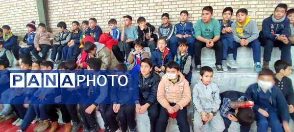 مسابقات دارت در دبستان پسرانه غدیر شهرستان شیروان