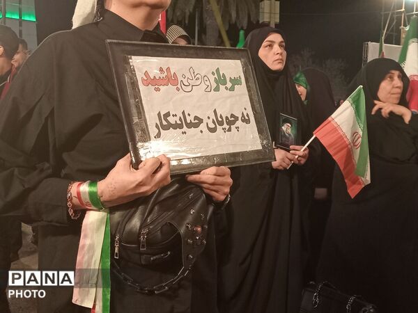 مردم گرگان همچنان در میدان های شهر 