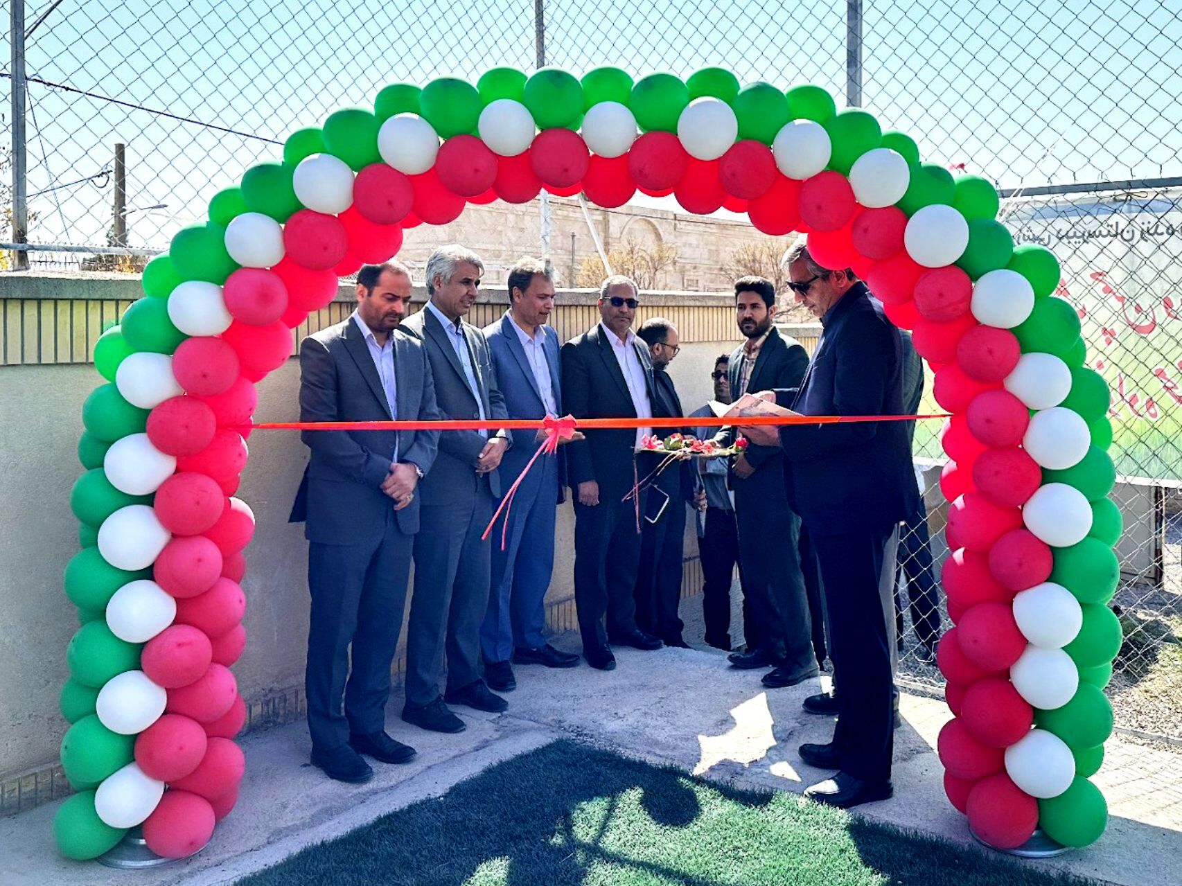 افتتاح دو چمن مصنوعی در مدارس کاشمر 