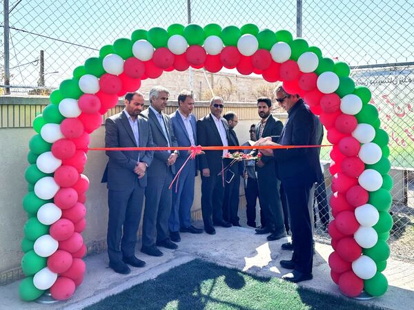 افتتاح دو چمن مصنوعی در مدارس کاشمر 