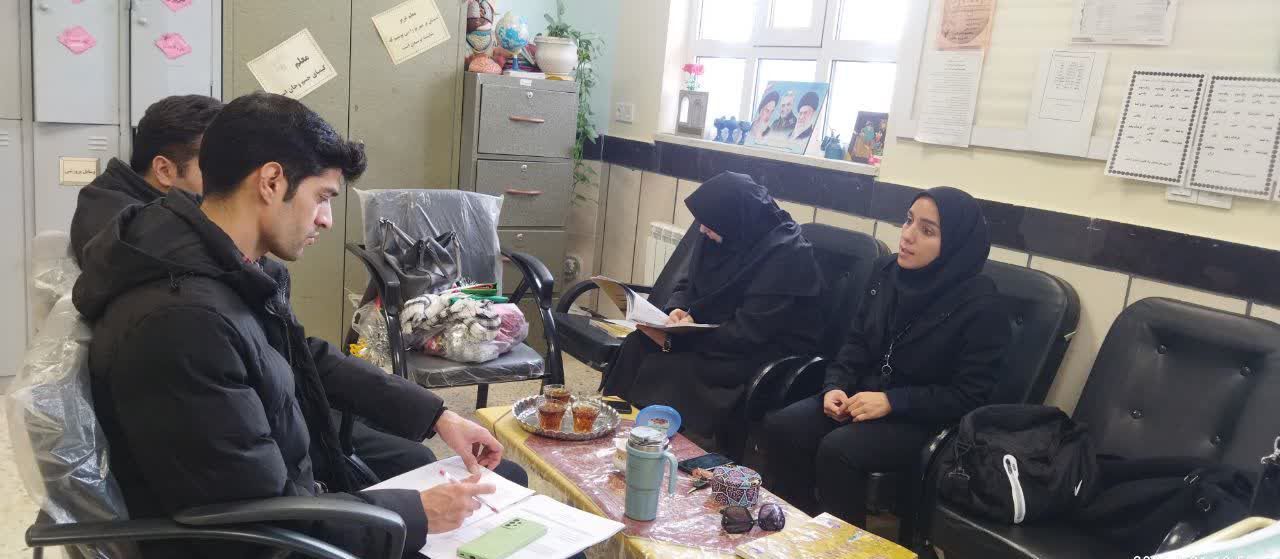 بازدید کارشناس بهداشت از دبیرستان مادر مهربان خلیل آباد