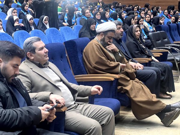 جشن بزرگ انقلاب در هشتگرد 