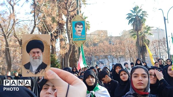  بانوان خرم‌آبادی برای دفاع از وطن برخاستند
