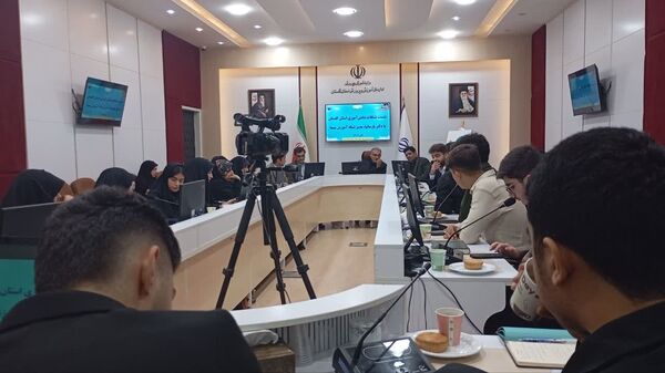 دیدار صمیمی دانش‌آموزان گلستان با مدیر شبکه آموزش ملی 