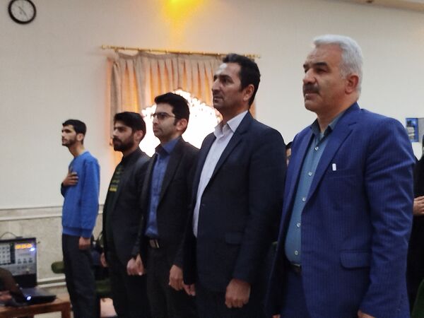 تجلیل از برگزیدگان مسابقات فرهنگی و هنری بن