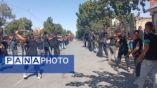 مراسم عزاداری و زنجیر زنی به مناسبت شهادت امام حسن عسکری«ع»