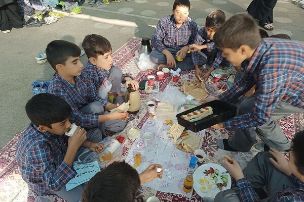 برگزاری صبحانه سلامت در دبستان علامه طباطبایی پیشوا